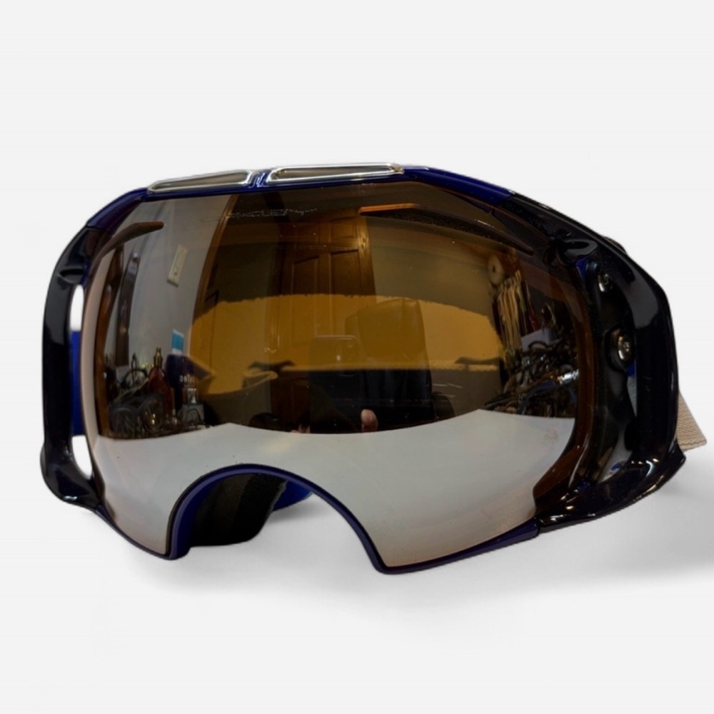 Oakley Airbrake Blue Ski Goggles . Reflective lens Oakley Goggles